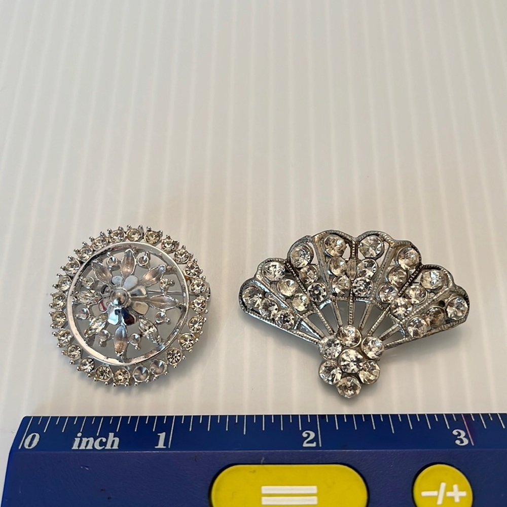 Bundle of 2 Vintage Brooches/Pins